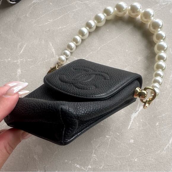 Authentic CHANEL Vintage CC Caviar Leather Mini Pouch Cigarette Crossbody Bag - Picture 7 of 16